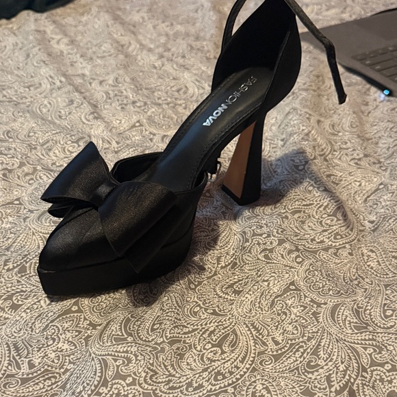 Fashion Nova Elegant Black Bow Heels - Picture 3 of 4
